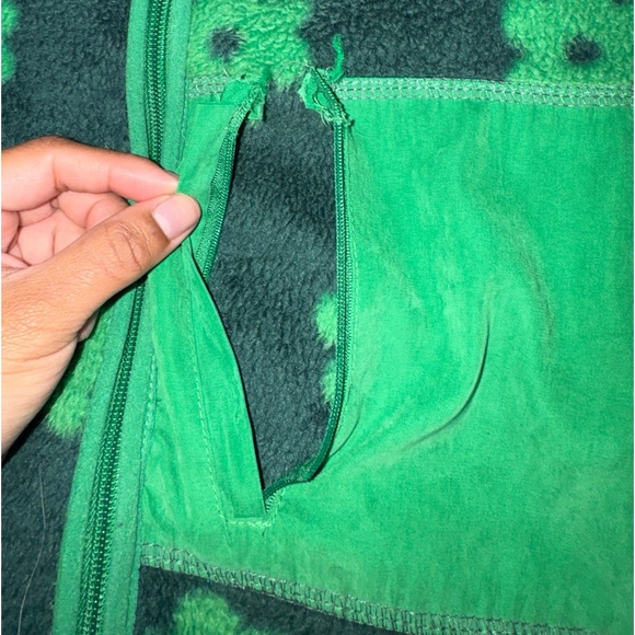 UO GREEN FLORAL SWEATER - Picture 4 of 4